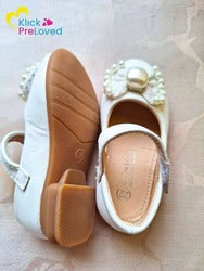 PreLoved White Ballet Shoes with a Pearl (Brand New)